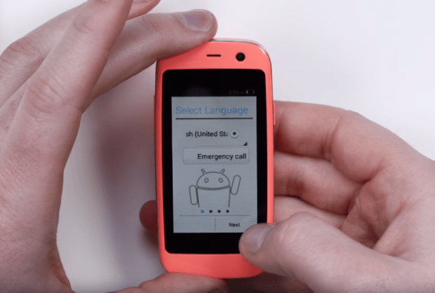 พบกับ ‘Posh Mobile Micro X S240′ สมาร์ทโฟนที่เล็กที่สุดในโลก…!!