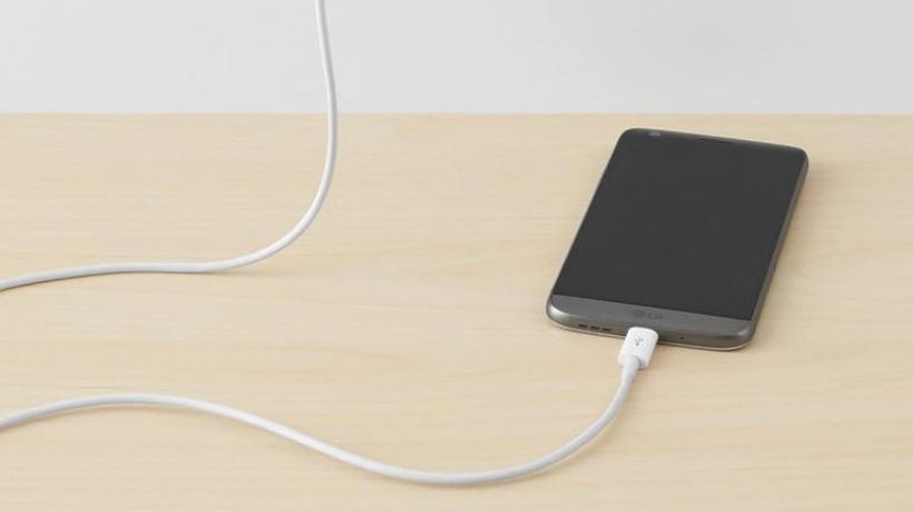 ชาร์จไวทะลุโลก! 5 สาย USB-C ที่ Apple ยังเหลียวหลัง!
