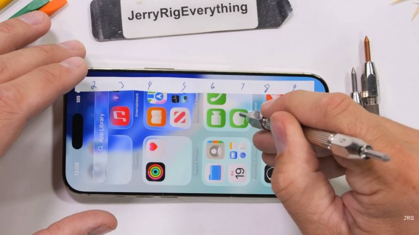 โคตรทน! iPhone Air โชว์เหนือ.. แม้ตัวบาง แต่แข็งแกร่งเกินต้าน!