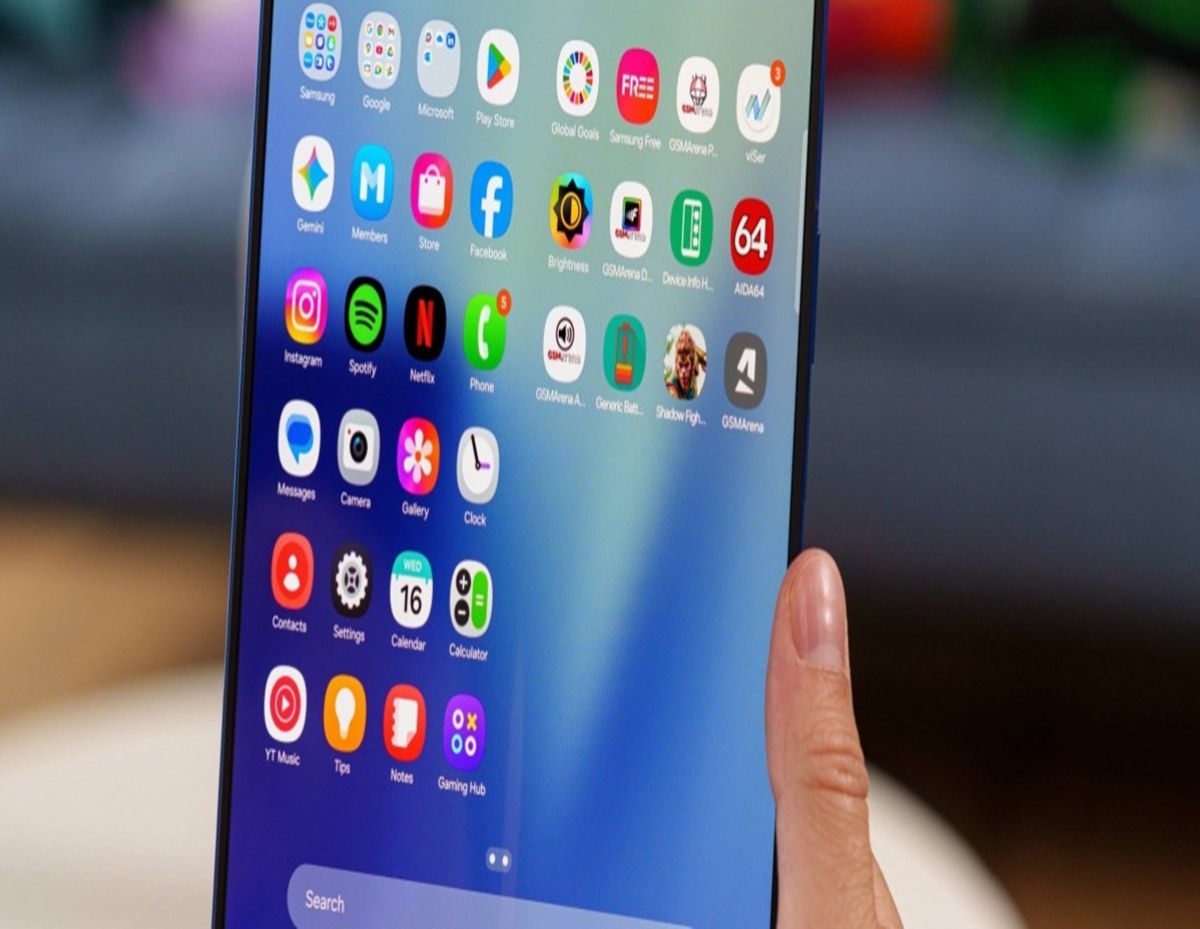 Samsung แซะแรง! ปล่อยโฆษณาจิกกัด iPhone พับไม่ได้