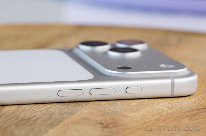 ถึงเวลาบอกลาปุ่มจริง! iPhone 20 ฉลอง 20 ปีด้วยการไร้ปุ่มและดีไซน์ที่ไม่เคยมีมาก่อน!