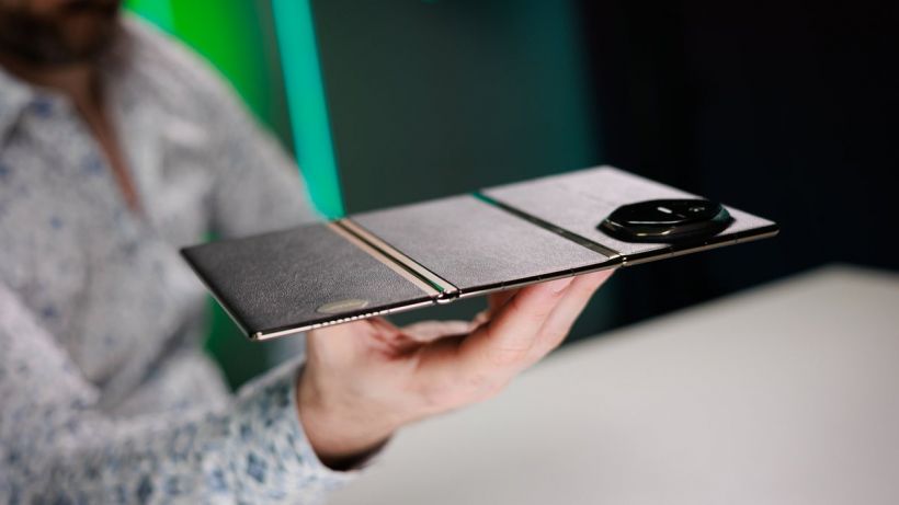 Samsung เลื่อนเปิดตัวมือถือ Tri-Fold ยังไม่มาตามนัด