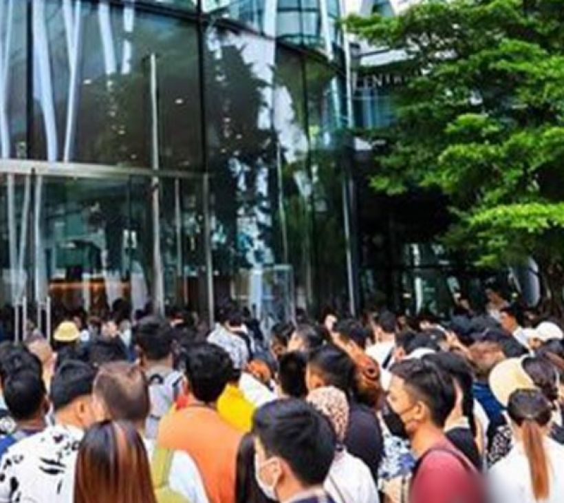 เผยโฉมหน้า สาวผู้ครอบครองiPhone 16คนแรก ของ Apple Store เซ็นทรัลเวิลด์